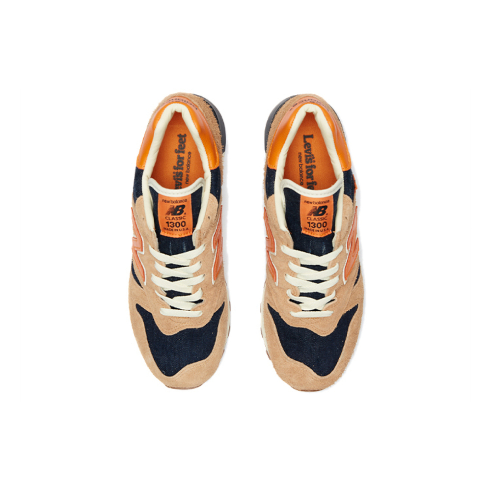 Levi’s x New Balance NB 130