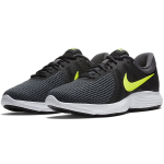 Nike REVOLUTION 4