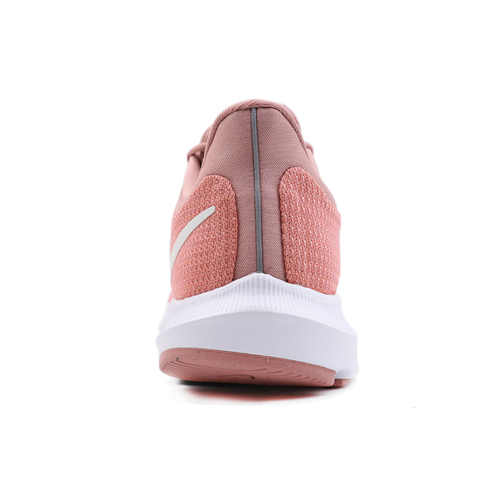 Nike QUEST