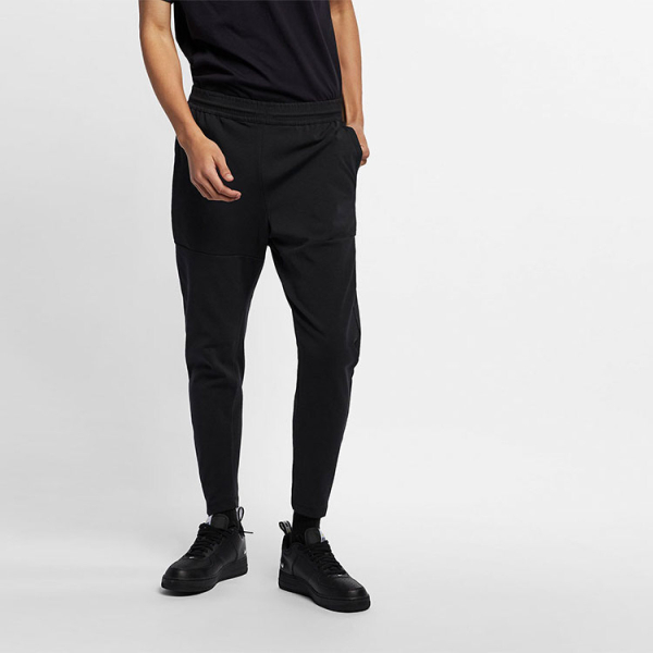 Nike SPORTSWEAR TECH PACK