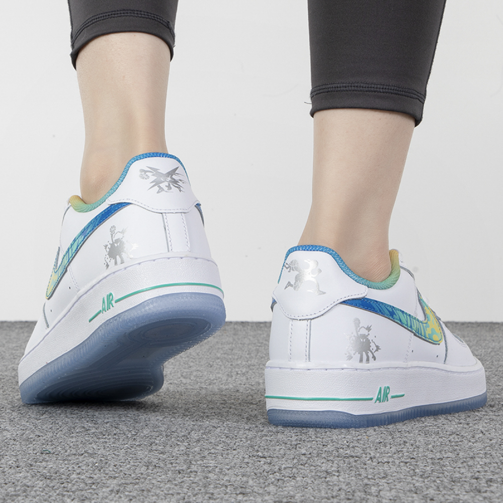 Nike Air Force 1 LV8
