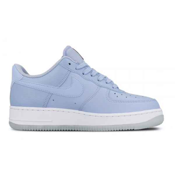 Nike Air Force 1 07 Essential