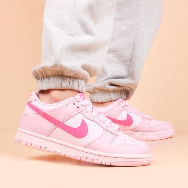 Nike Dunk Triple Pink