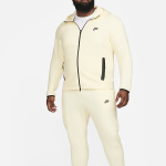 Nike Sportswear Tech Fleece Windrunner Logo