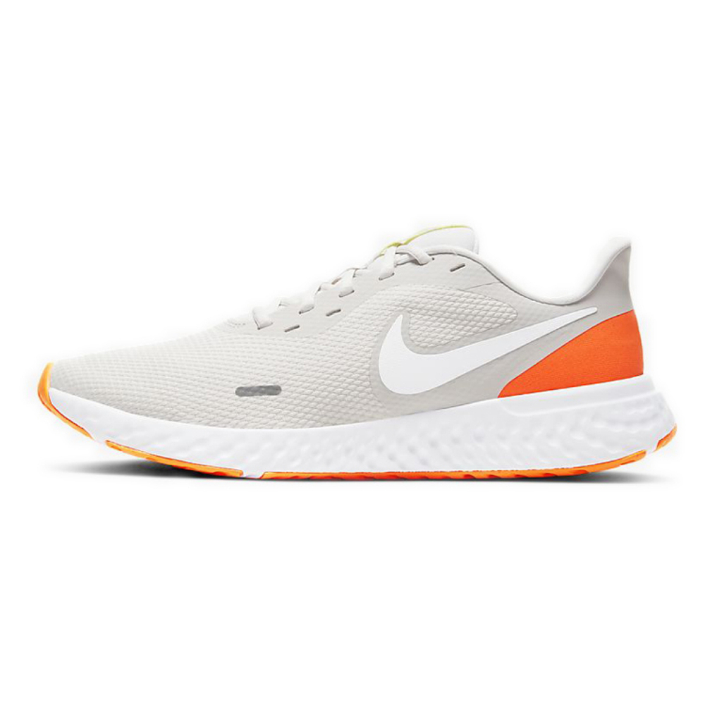 Nike REVOLUTION 5