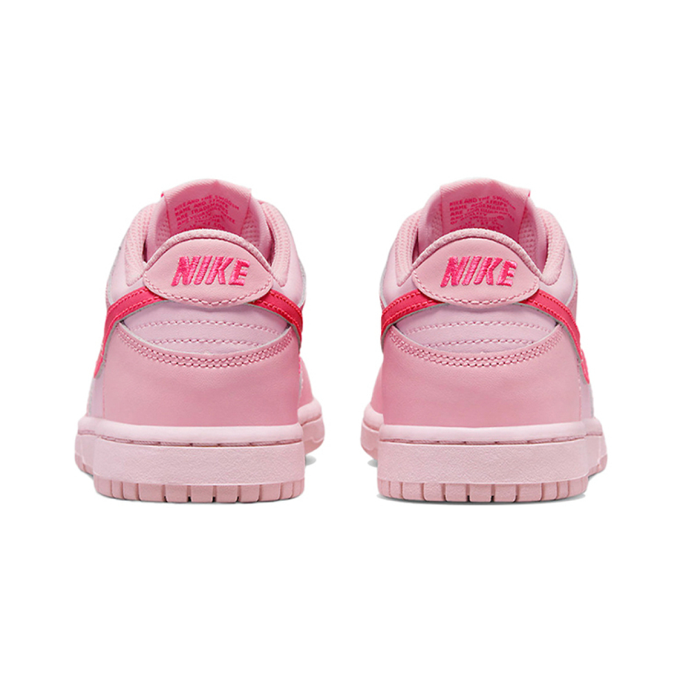 Nike Dunk "Triple Pink"