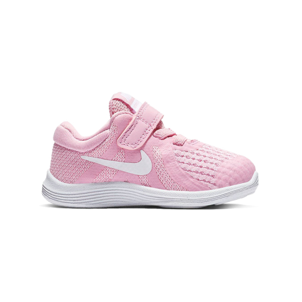 Nike REVOLUTION 4