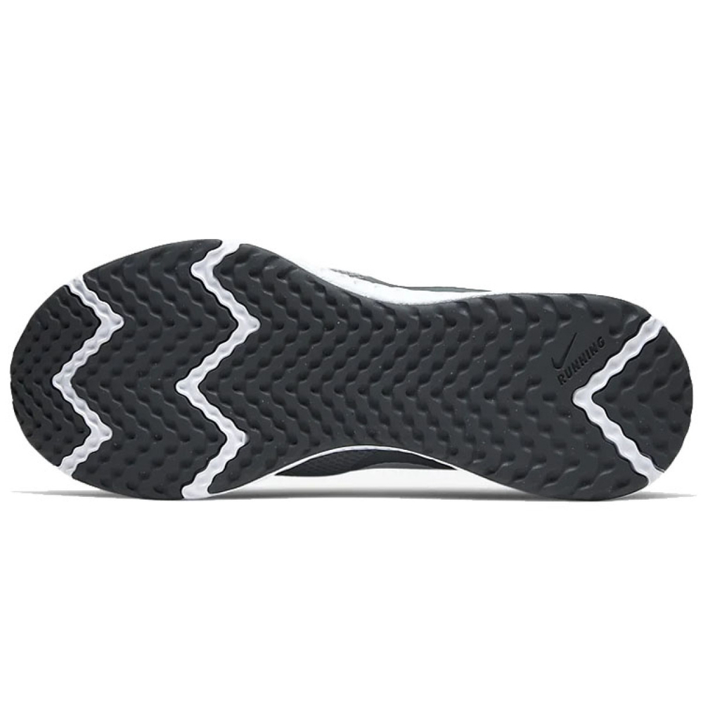 Nike REVOLUTION 5