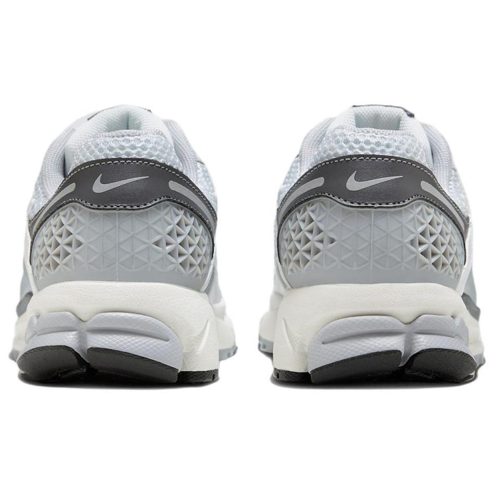 Nike Air Zoom Vomero 5