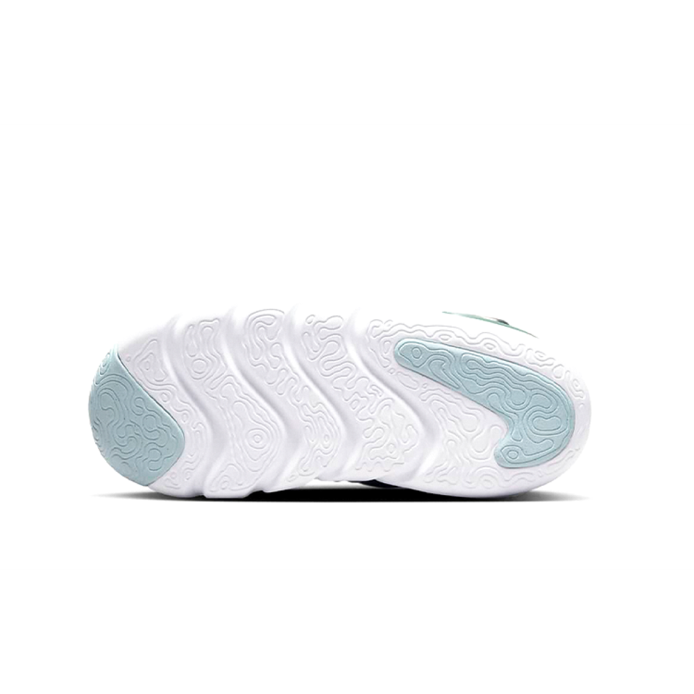 Nike Dynamo GO SE