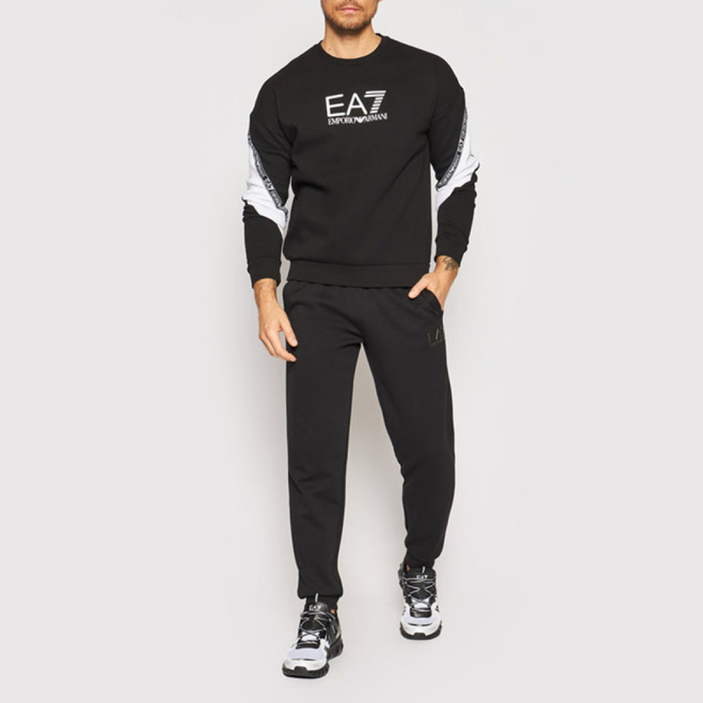 EMPORIO ARMANI EA7 Logo