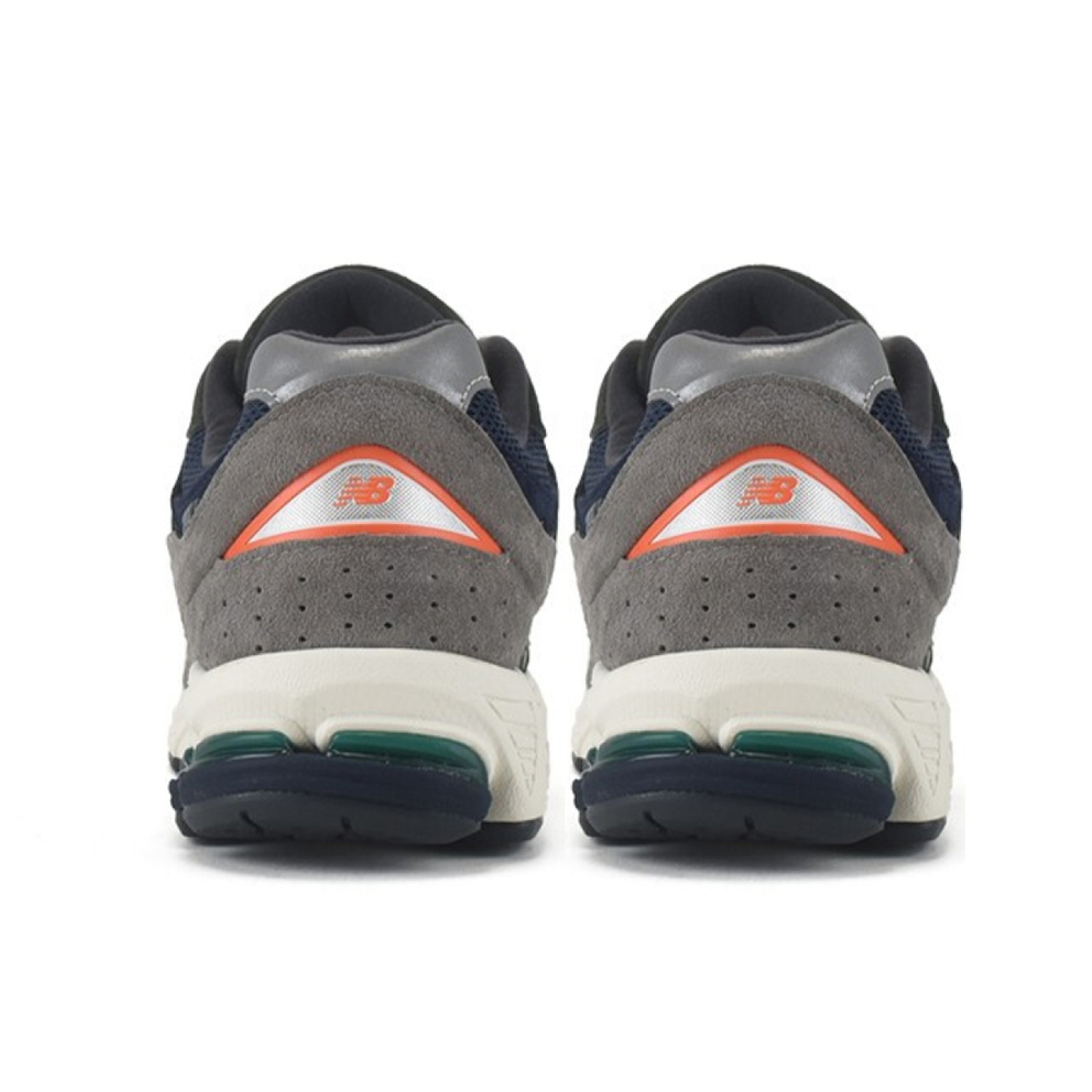 New Balance NB 2002R D