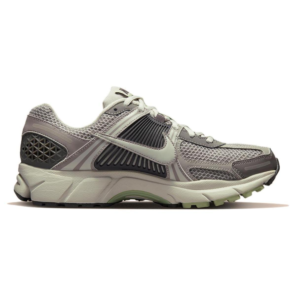 Nike Air Zoom Vomero 5