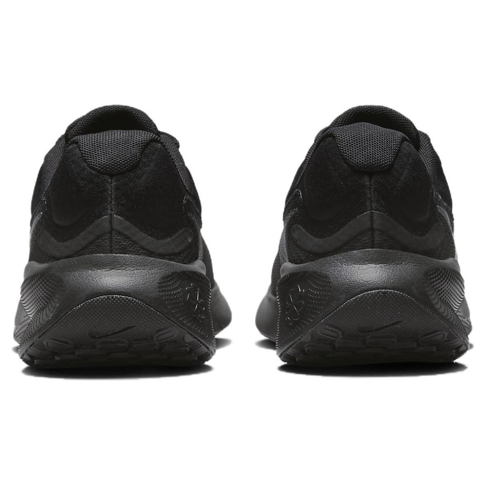 Nike REVOLUTION 7