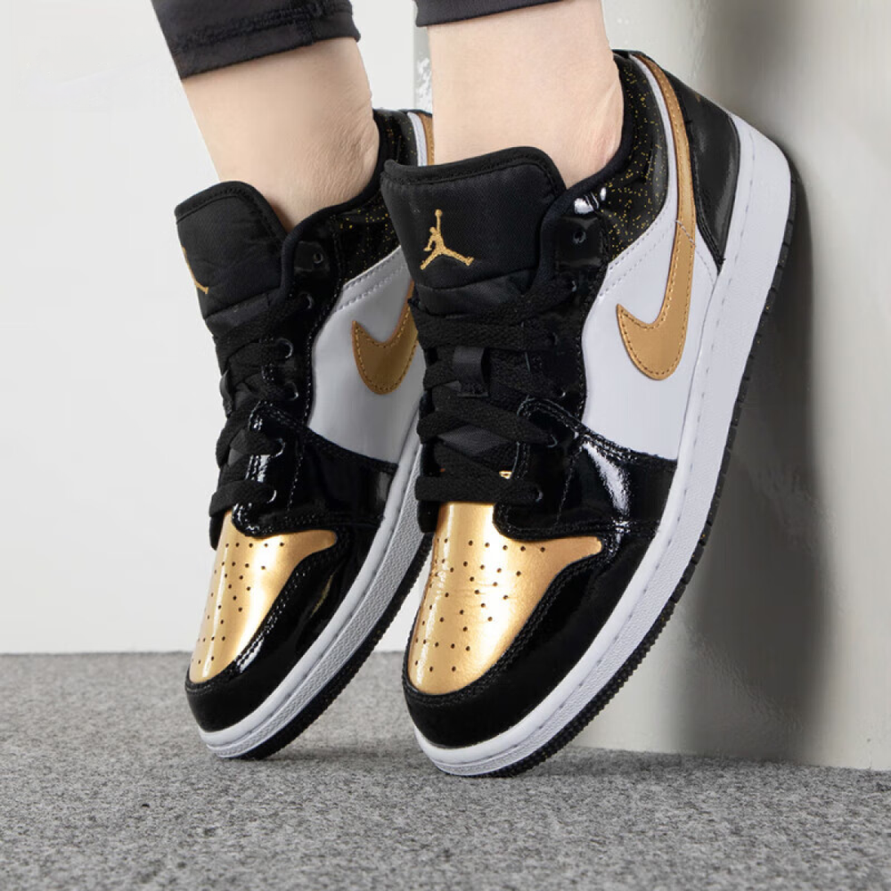 Jordan Air Jordan 1 "Gold Toe"