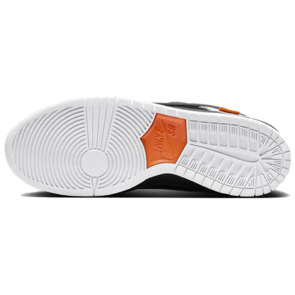 TIGHTBOOTH x Nike Dunk SB Pro "Black and White"