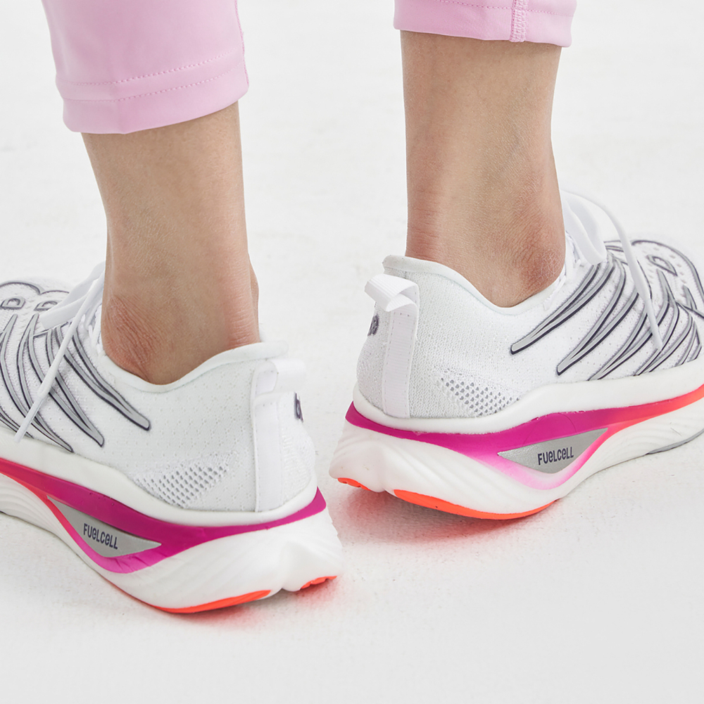 New Balance FuelCell SC Elite v3
