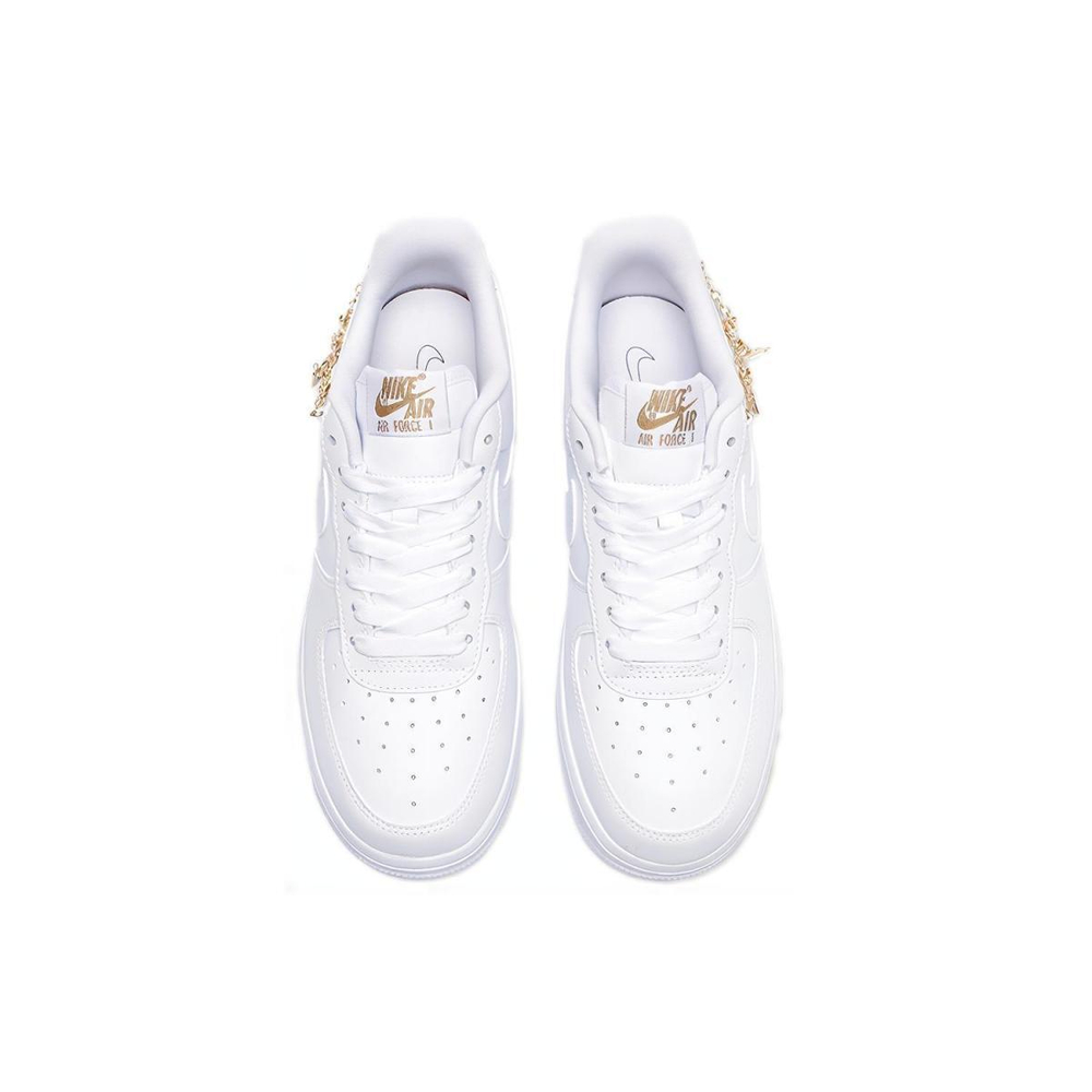 Nike Air Force 1 lx "lucky charms"