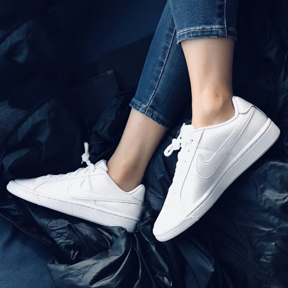 Nike Court Royale