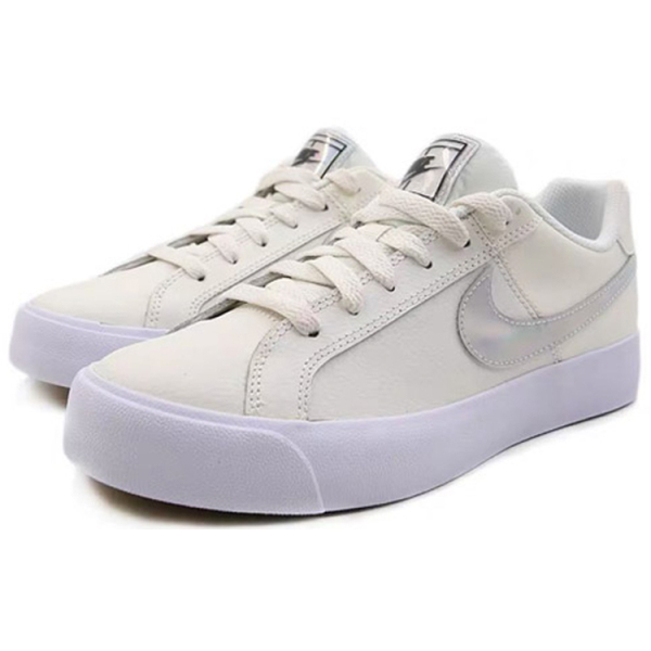 Nike Court Royale AC Logo