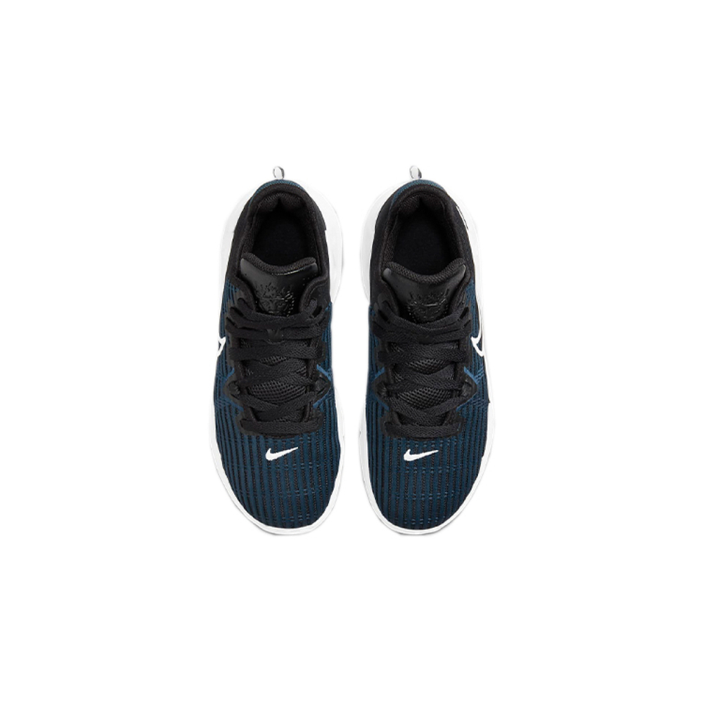 Nike Witness 6