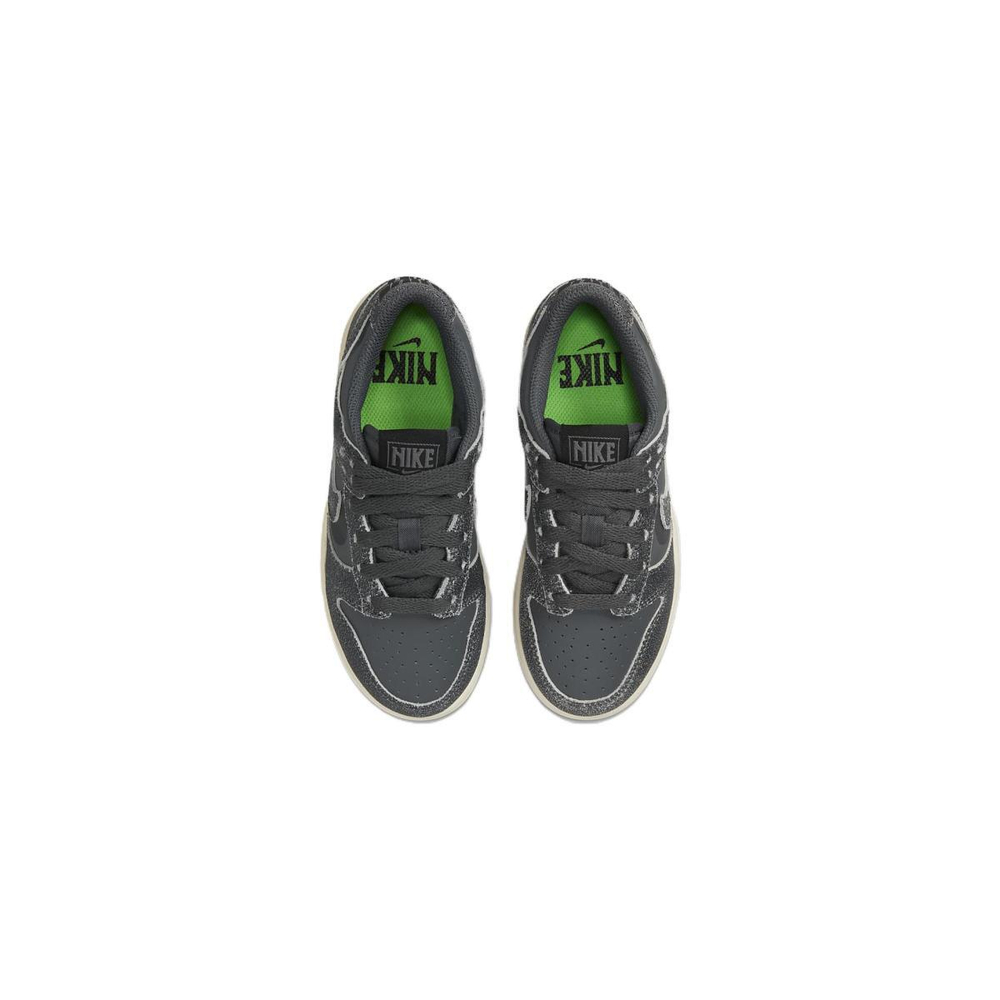 Nike Dunk SE "Halloween"