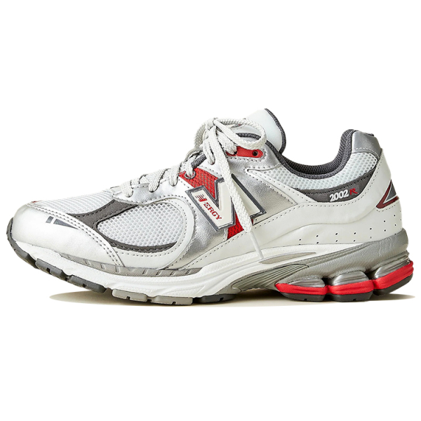 New Balance NB 2002R