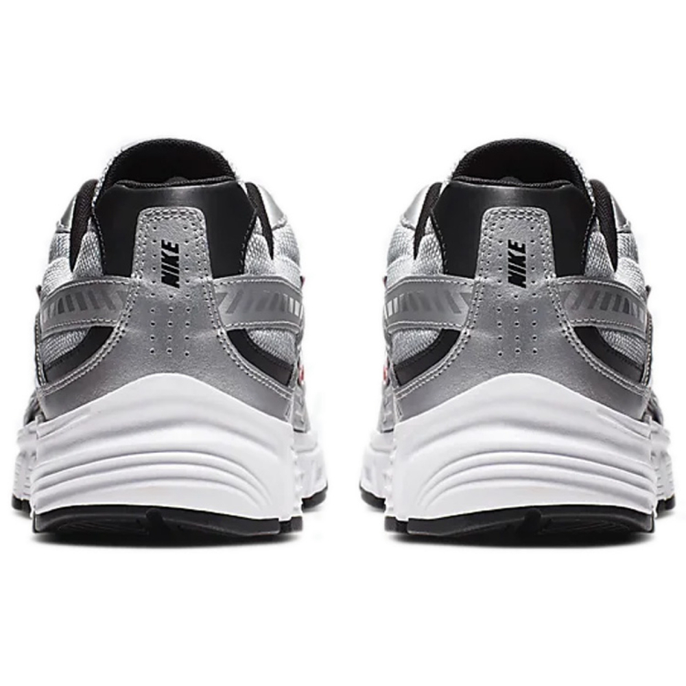 Nike Initiator