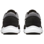 Nike REVOLUTION 4