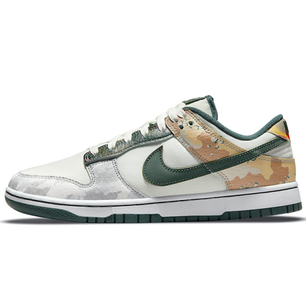Nike Dunk SE "Sail Multi-Camo"