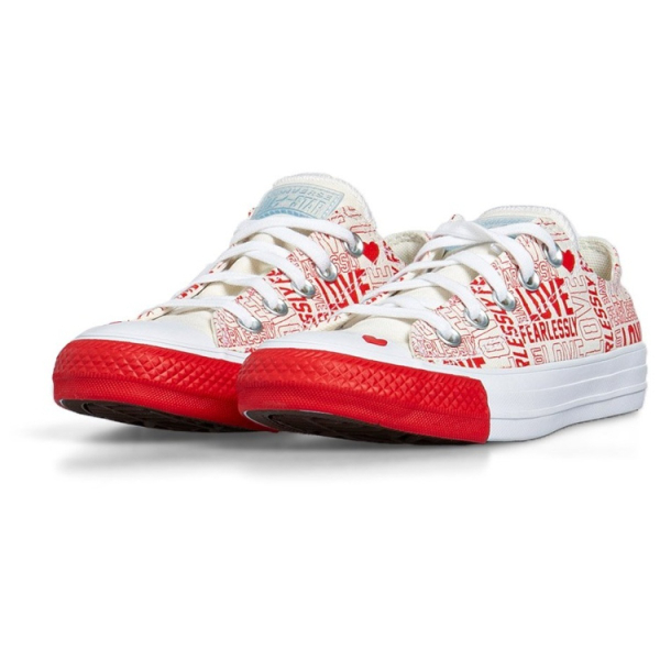 Converse Chuck Taylor All Star Love Fearlessly