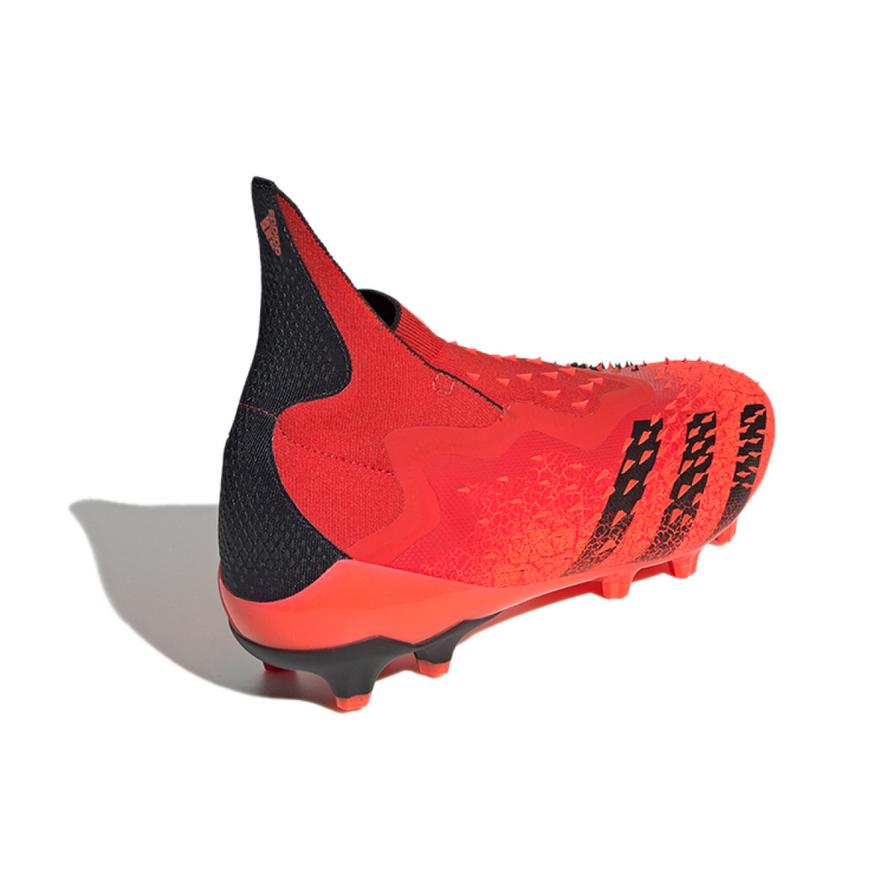 Adidas Predator Freak + AG（ ）