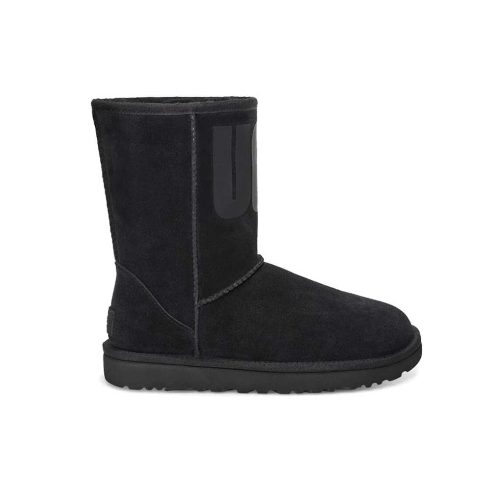 UGG CLASSIC SHORT Rubber Logo