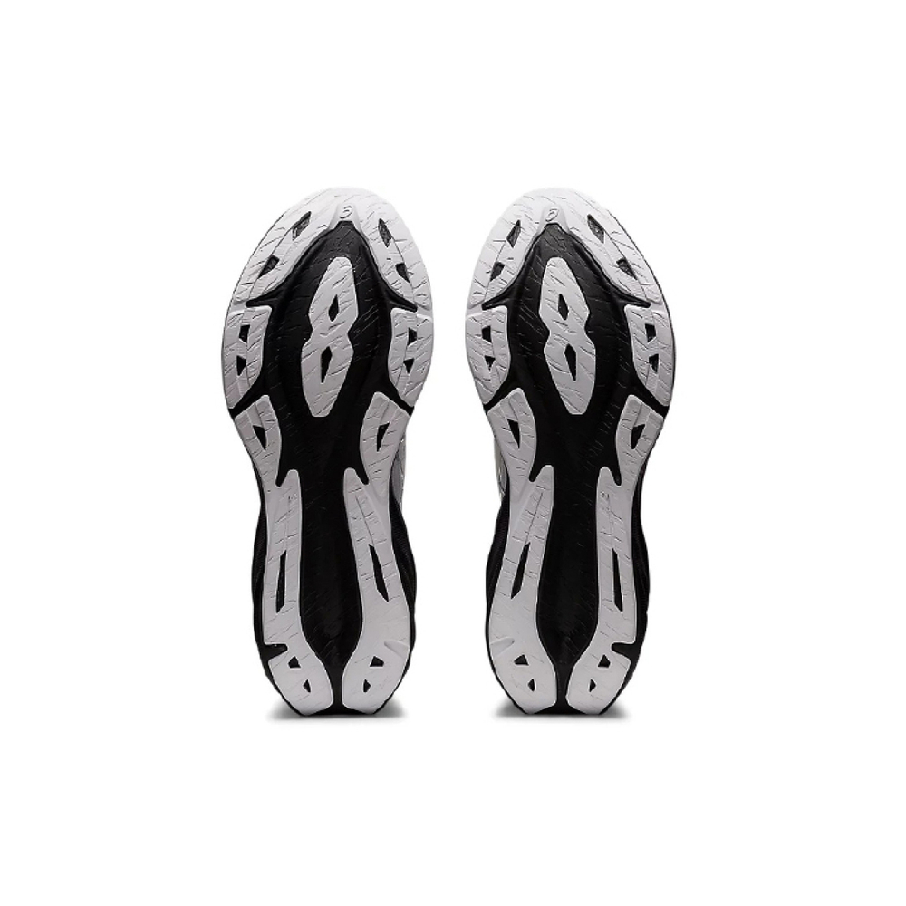 Asics Novablast 3 platinum