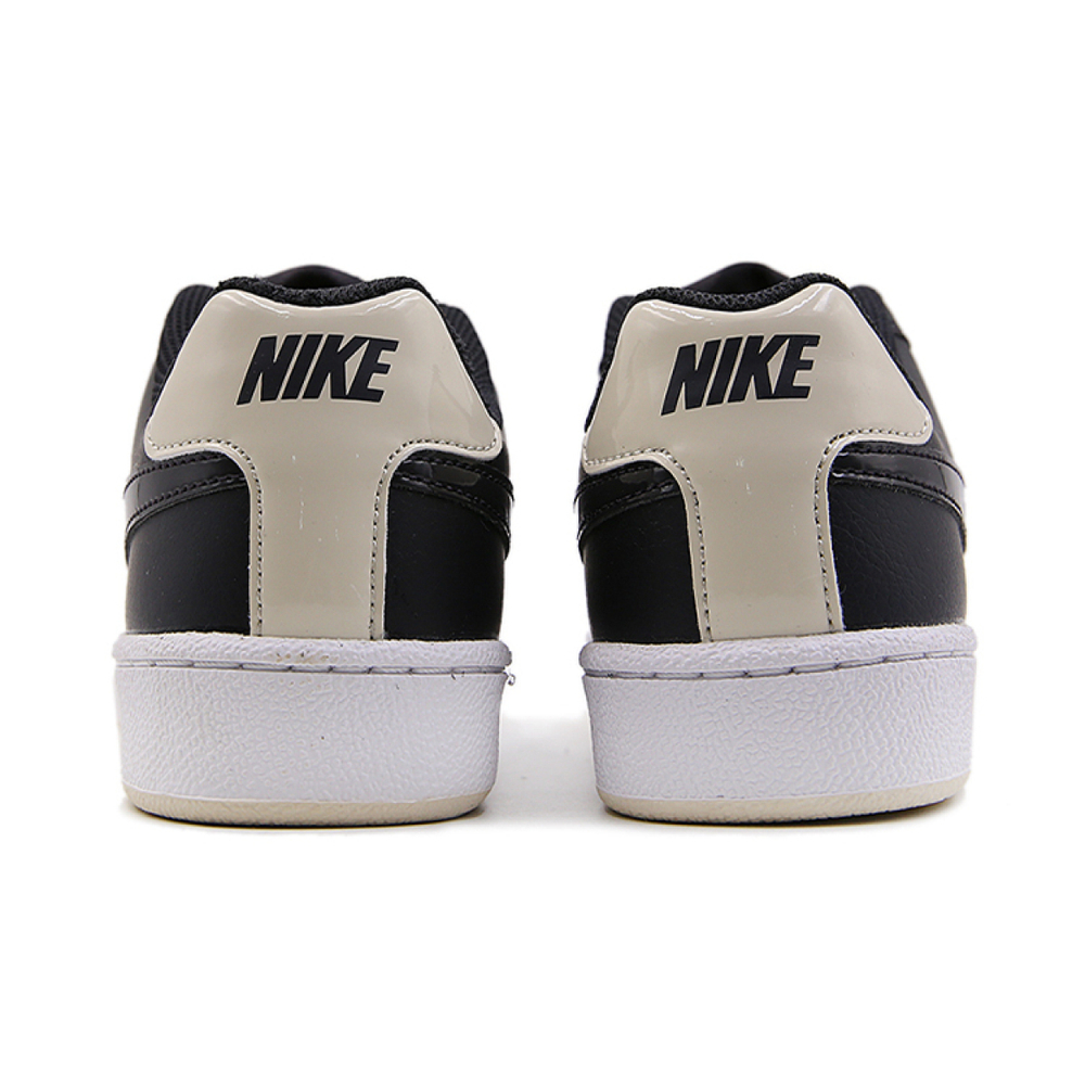 Nike Court Royale