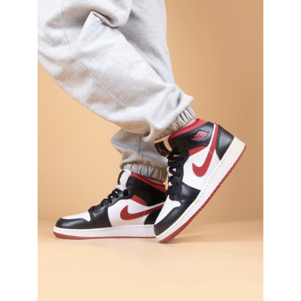 Jordan Air Jordan 1 Mid "Metallic Red"
