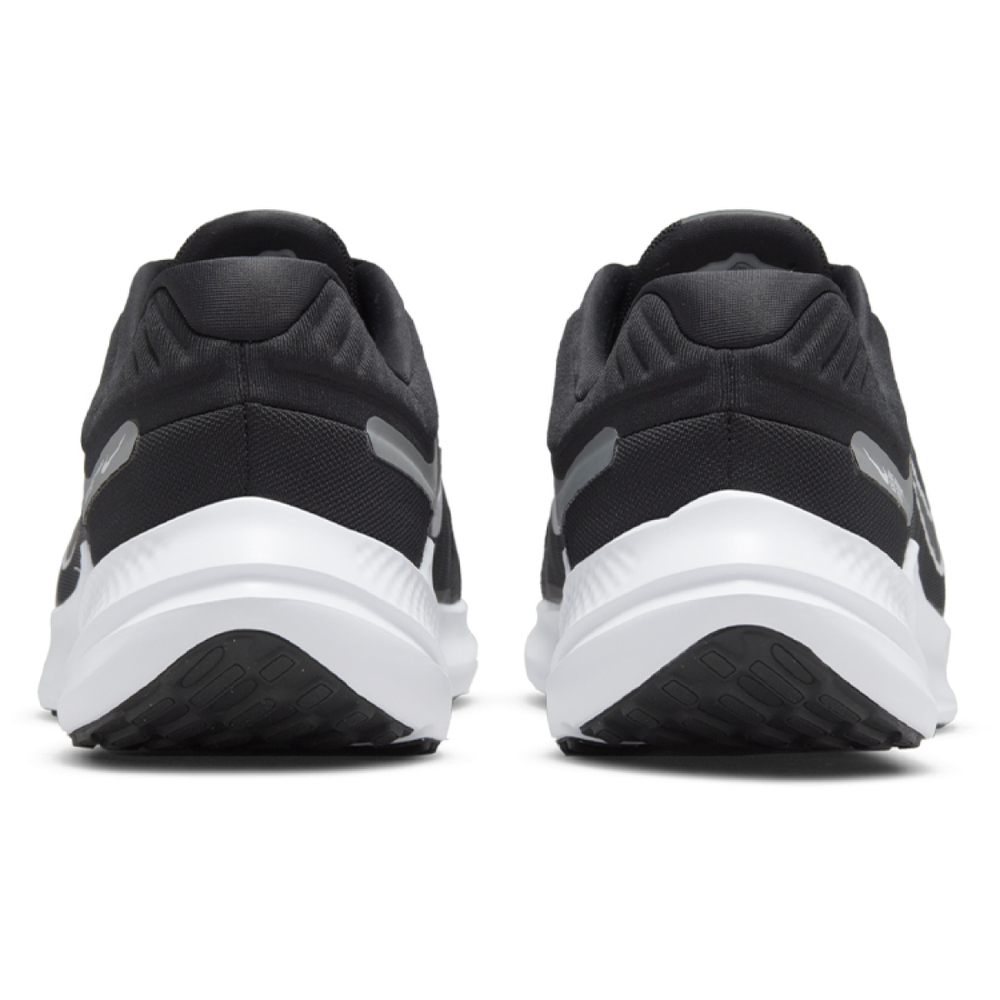 Nike Quest 5