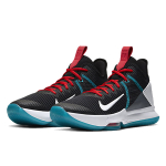 Nike Witness 4