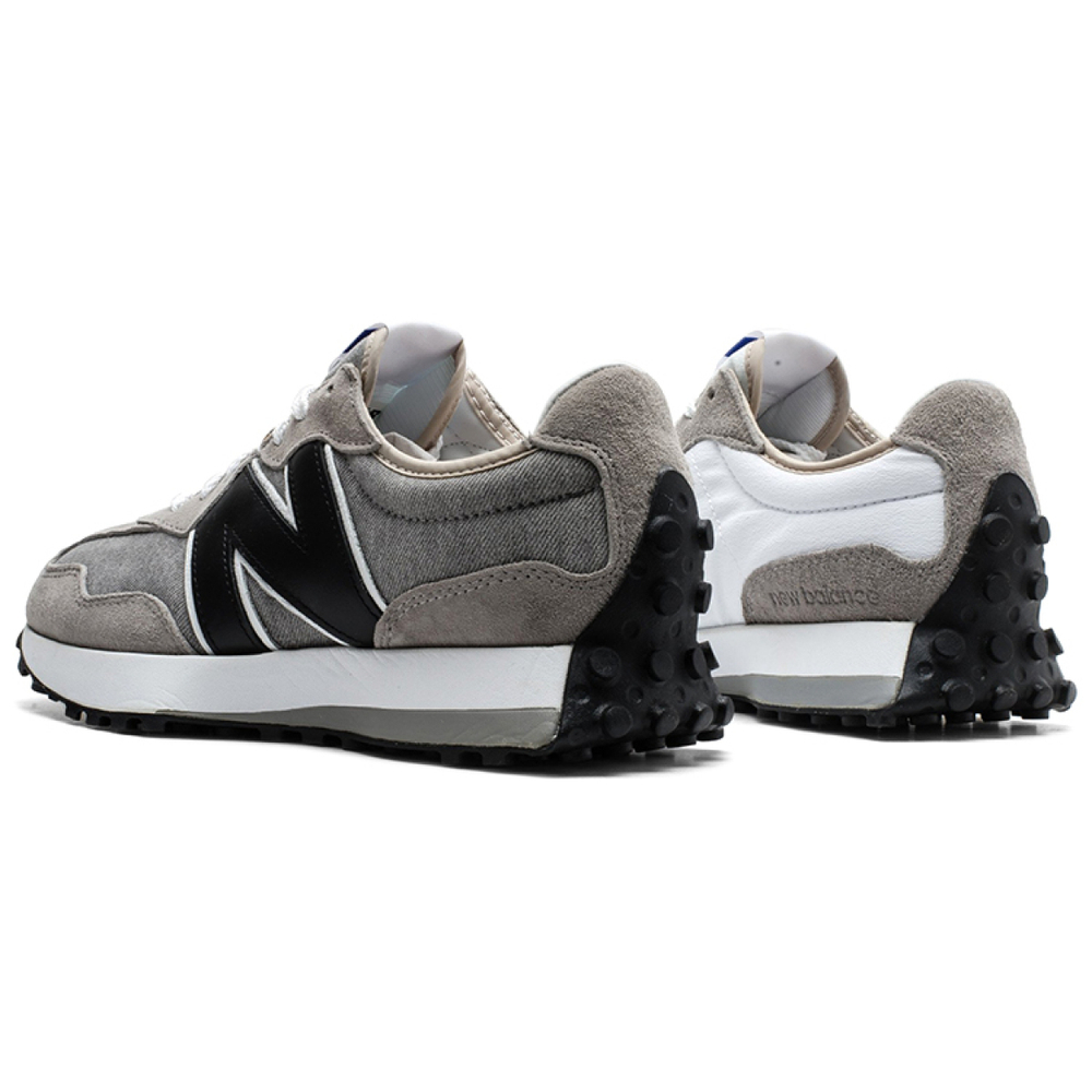 Levi’s x New Balance NB 327