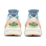 Nike Huarache SE "Easter"