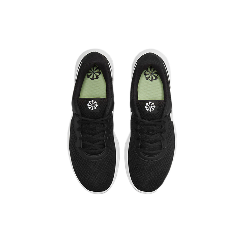 Nike Tanjun
