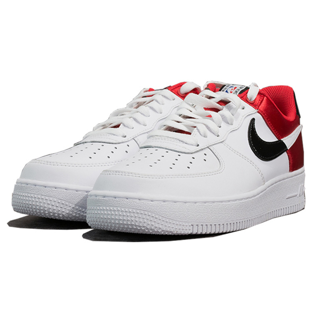 Nike Air Force 1 07 LV8