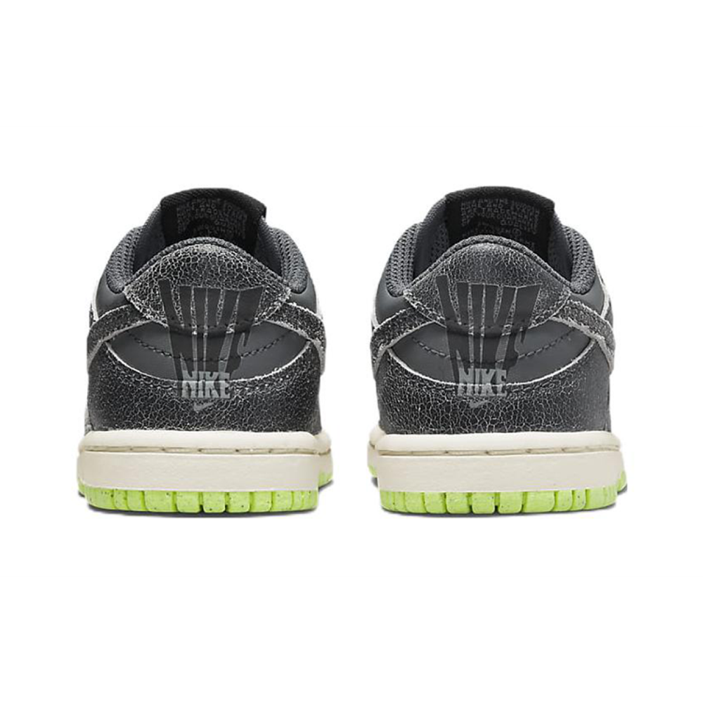 Nike Dunk SE "Halloween"