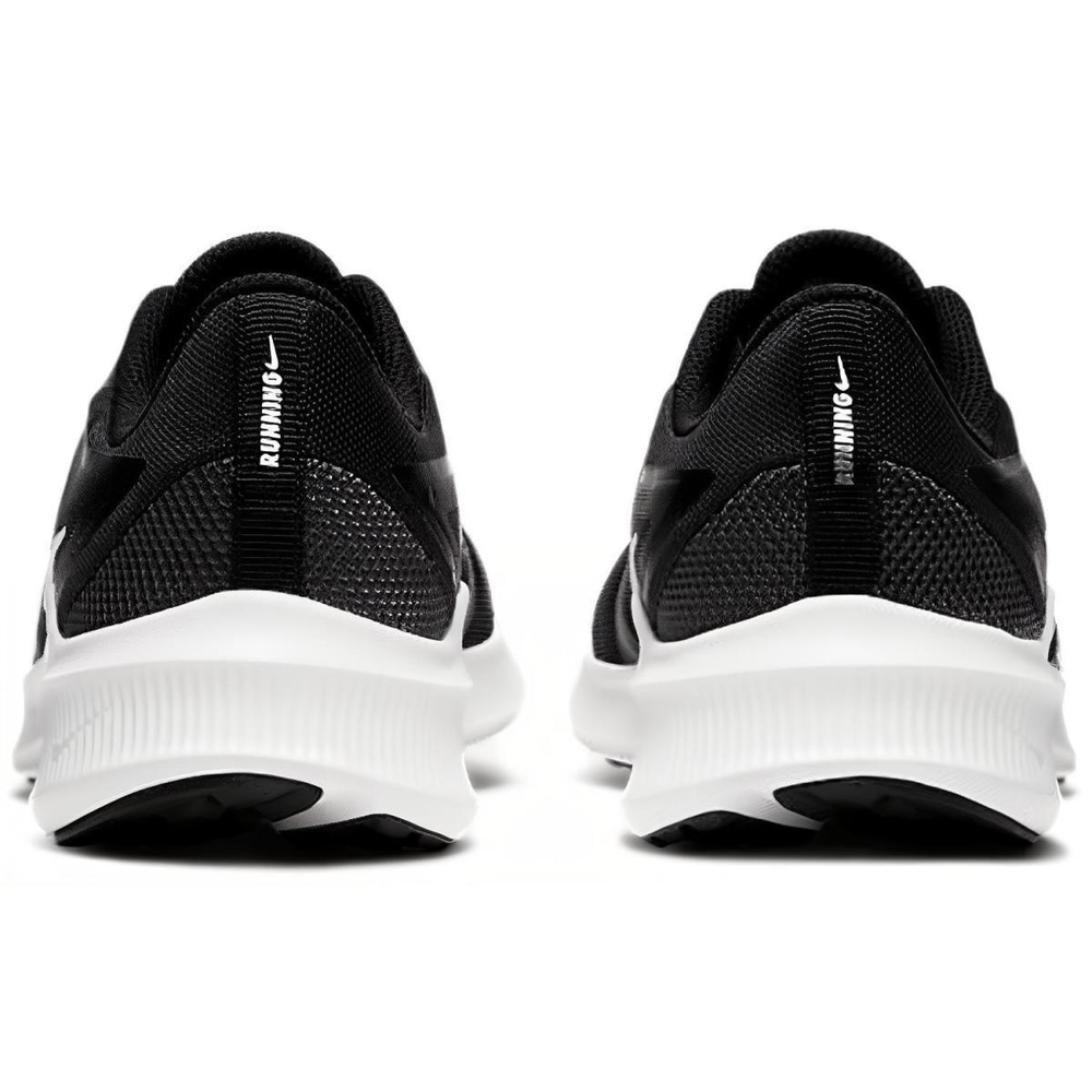 Nike Downshifter 10 Logo