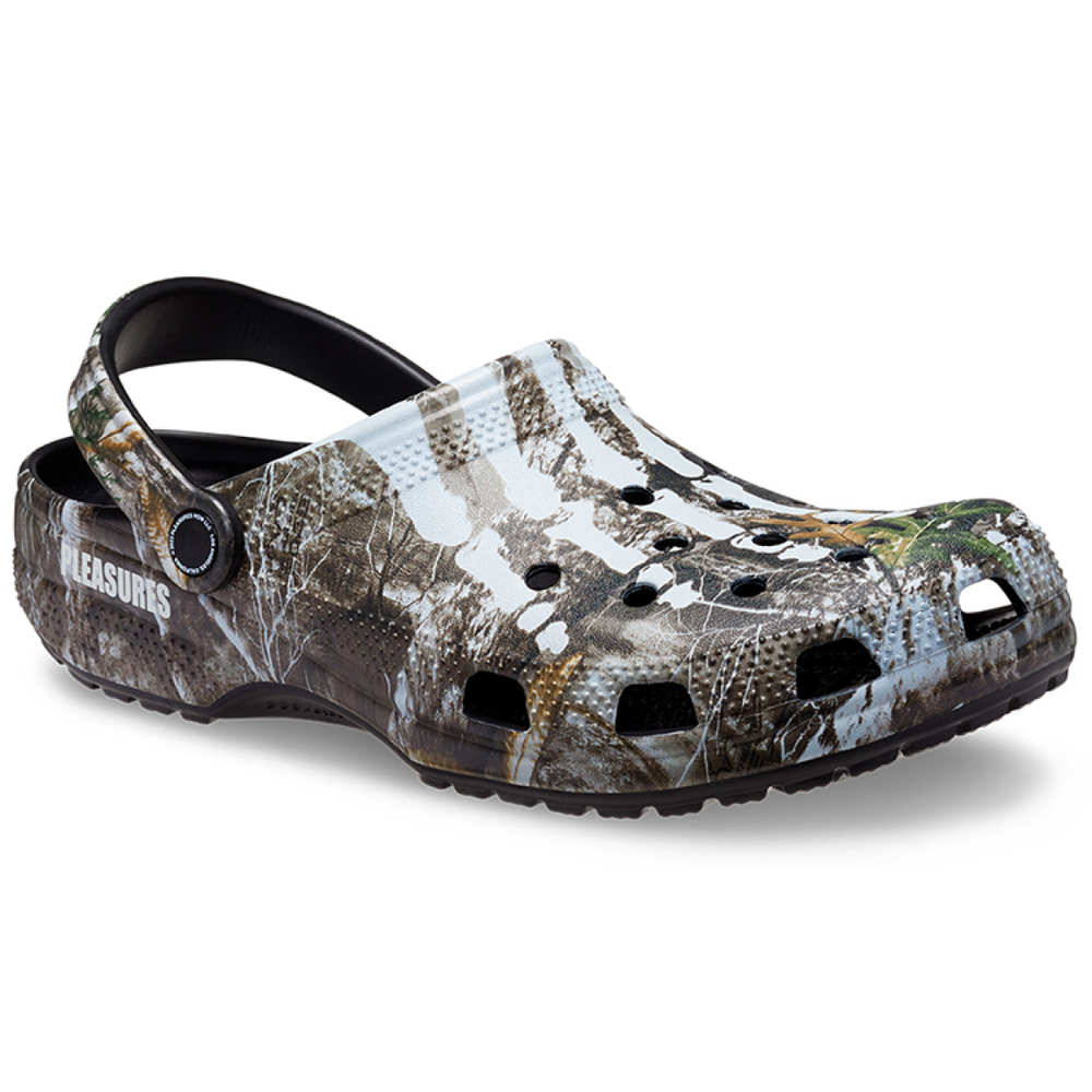 PLEASURES x Crocs