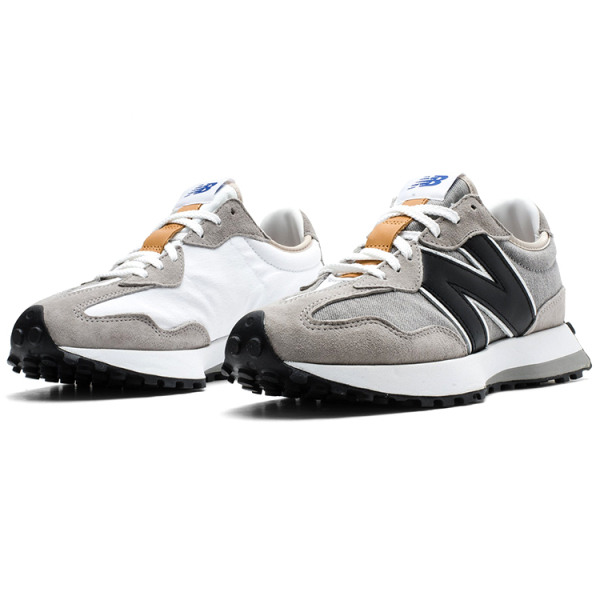 Levi’s x New Balance NB 327