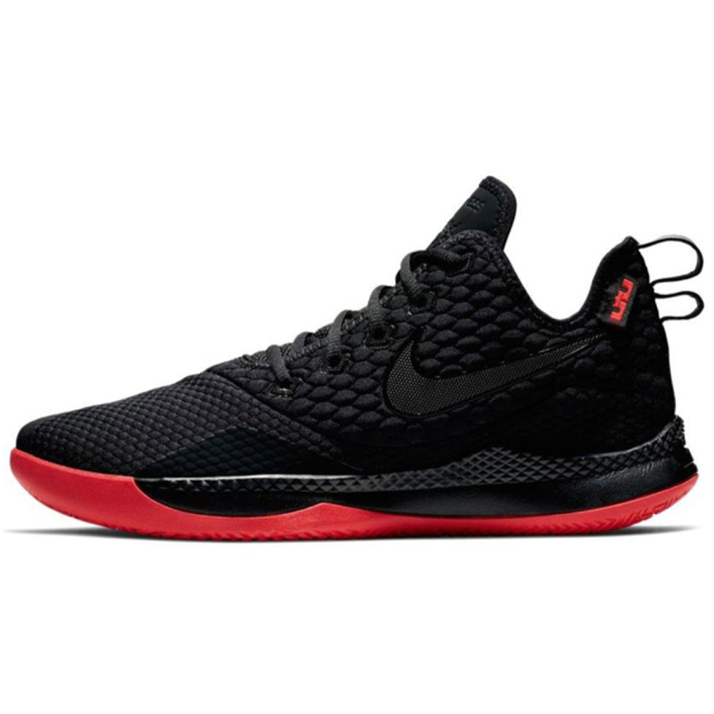 Nike Witness 3