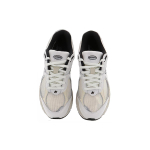 New Balance NB 2002R