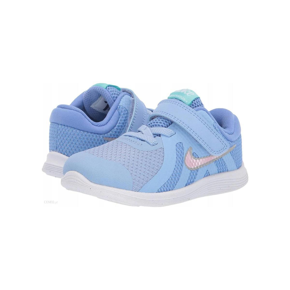 Nike REVOLUTION 4
