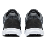 Nike REVOLUTION 3
